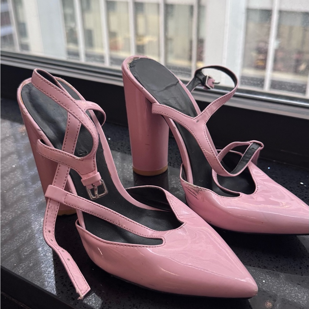 Open heel t-strap baby pink lacquer sandals. Block heel. Size 8
